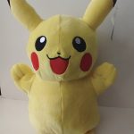 peluche pikachu