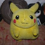 peluche pikachu
